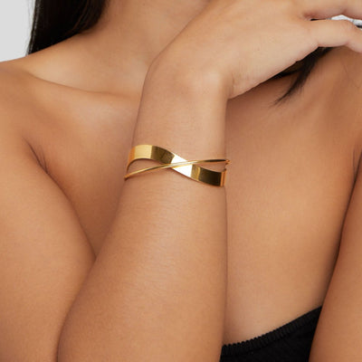 Eve Einzigartiges Goldenes Armband