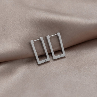 Silberne rechteckige Creolen-Ohrhänger